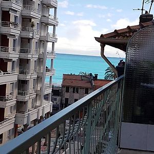 9 Avenue de Carras