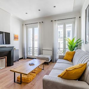 Appartement à 2 Chambres à Coucher