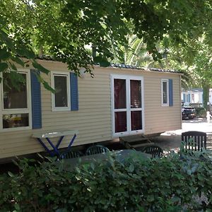 TopSun Argelès Camping La Sirène 2 bedroom 25m2 max 4 personnes Inc bebe pas d'enfants sans parents