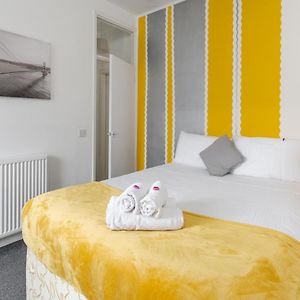 Comfortable Liverpool Townhouse - Free Parking