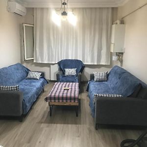 Appartement à 3 Chambres à Coucher