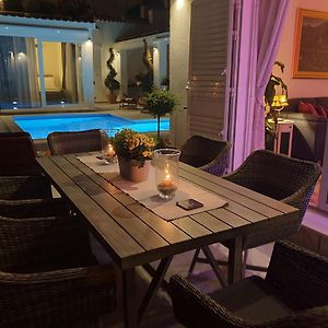 Villa à 3 Chambres à Coucher
