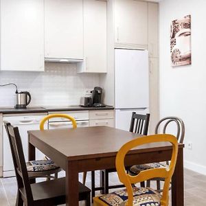 Appartement à 3 Chambres à Coucher