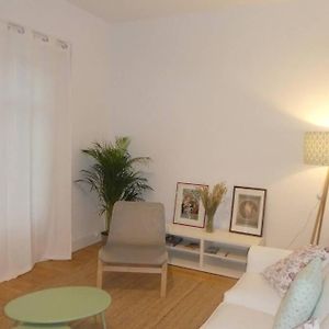 Appartement à 2 Chambres à Coucher