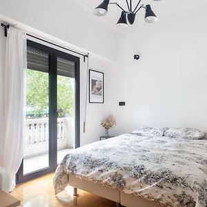 Newly Renovated Studio Downtown Athens!