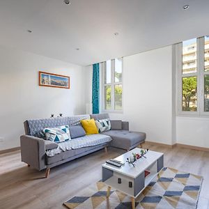 Appartement à 2 Chambres à Coucher