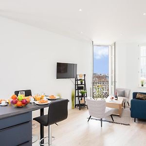 Appartement à 2 Chambres à Coucher