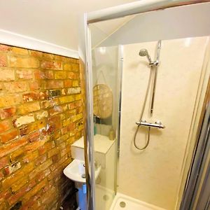 Spacious Canterbury City Centre Gem House With Parking