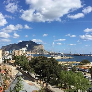 Amazing Sea View In Historic Building In Downtown By Wonderful Italy