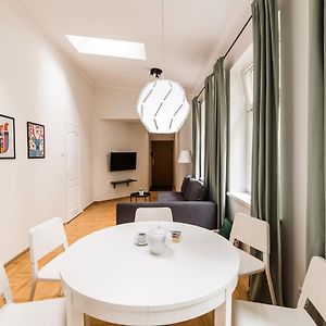 Appartement à 2 Chambres à Coucher