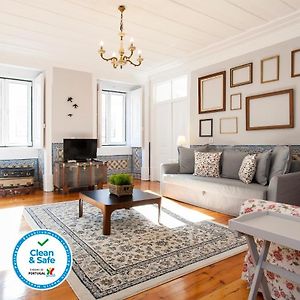 Appartement de Luxe au Deuxième Étage
