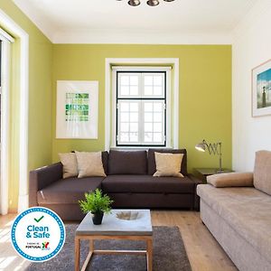 Appartement à 4 Chambres à Coucher
