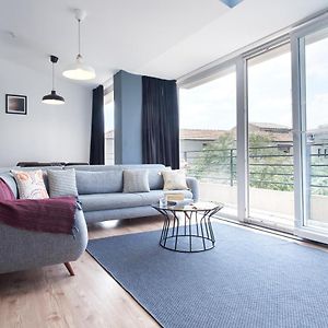 Appartement à 2 Chambres à Coucher