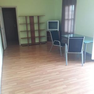 Appartement à 3 Chambres à Coucher