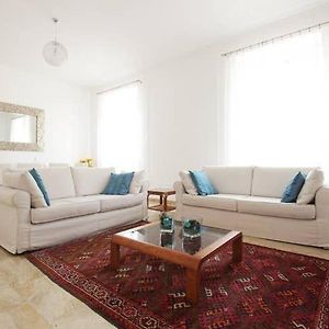 Appartement à 3 Chambres à Coucher