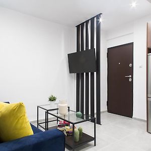 Lomvardou-Stylish Flat Next To Ampelokipi Metro St