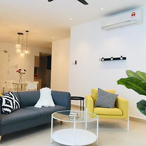 Appartement à 3 Chambres à Coucher