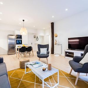 Appartement à 2 Chambres à Coucher
