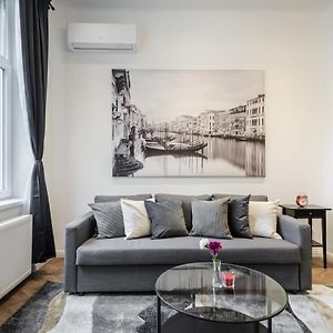 Bpr Sirius Suite With A/C