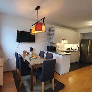 Appartement à 2 Chambres à Coucher
