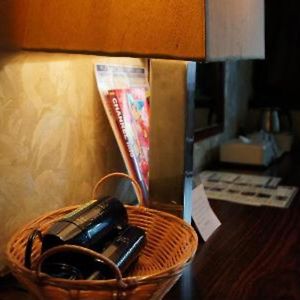 Studio Lit King-Size
