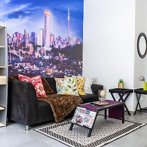 Stunning Maboneng Precinct Studio Apartment At 12 Decades Building