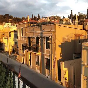Unique - Spacious Studio With Rooftop / Thissio