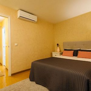 Pajaritos Suite Apartment - Private Parking Included