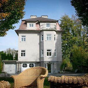 Family Wellhouse Green Garden Direct In Salzburg, Sunny Big Garden, Up To 16 Pax, Bikes For Free, Bbq, Sunbeds, Parking For Free, 15 Min Sound Of Music