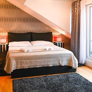 Appartement à 2 Chambres à Coucher