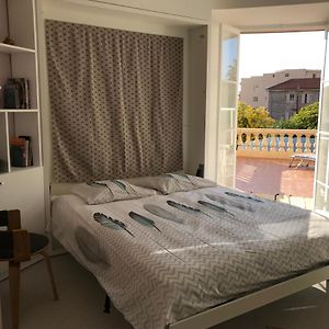 Studio Lit King-Size