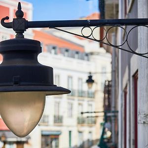 Spacious Bairro Alto Apartment With Courtyard, By Timecooler