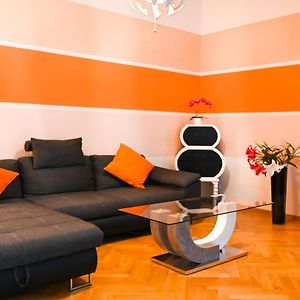 Appartement à 2 Chambres à Coucher