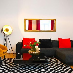 Appartement à 2 Chambres à Coucher