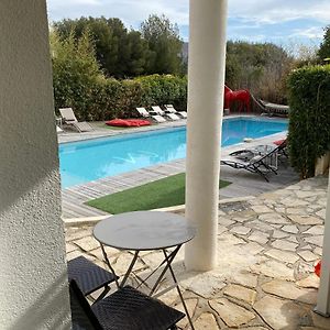 Studio Côté Piscine Lit King-Size