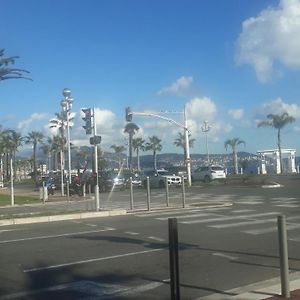 Nice BEACH PROMENADE Tramway 100m -2 double beds