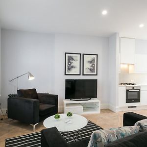 Urban Chic - Shaftesbury