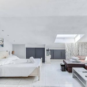 Duplex avec vue sur mer et piscine