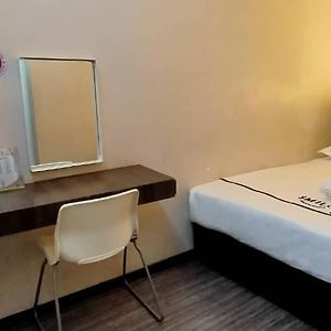 Chambre Standarde Lit Queen-Size