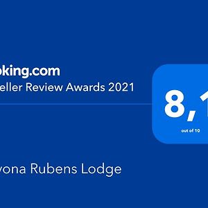 Navona Rubens Lodge