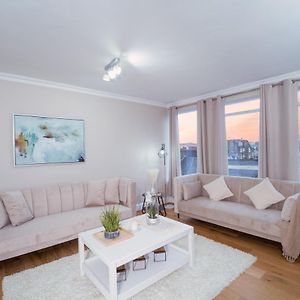 Appartement à 2 Chambres à Coucher