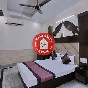 Oyo 6124 Lord Krishna Dx Inn