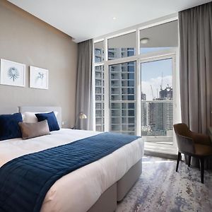 Luton Vacation Homes - Damac Maison Studio, Canal View
