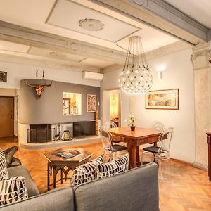 Appartement à 2 Chambres à Coucher