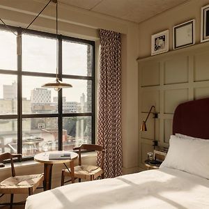 Chambre Confortable Lit Queen-Size
