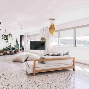 Spacious Loft With Acropolis View!