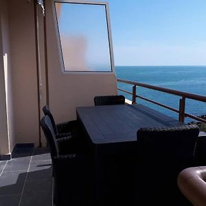 T2 climatisé vue sur mer, WIFI, piscine et parking
