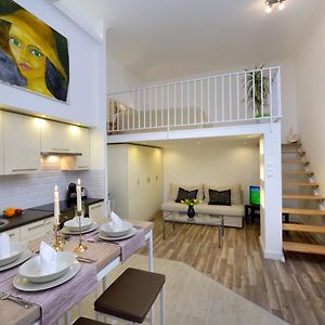 Orangehomes Two Bedroom Apartment Raday Str.
