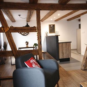 Appartement à 2 Chambres à Coucher