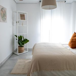 Homely Malaga Larios